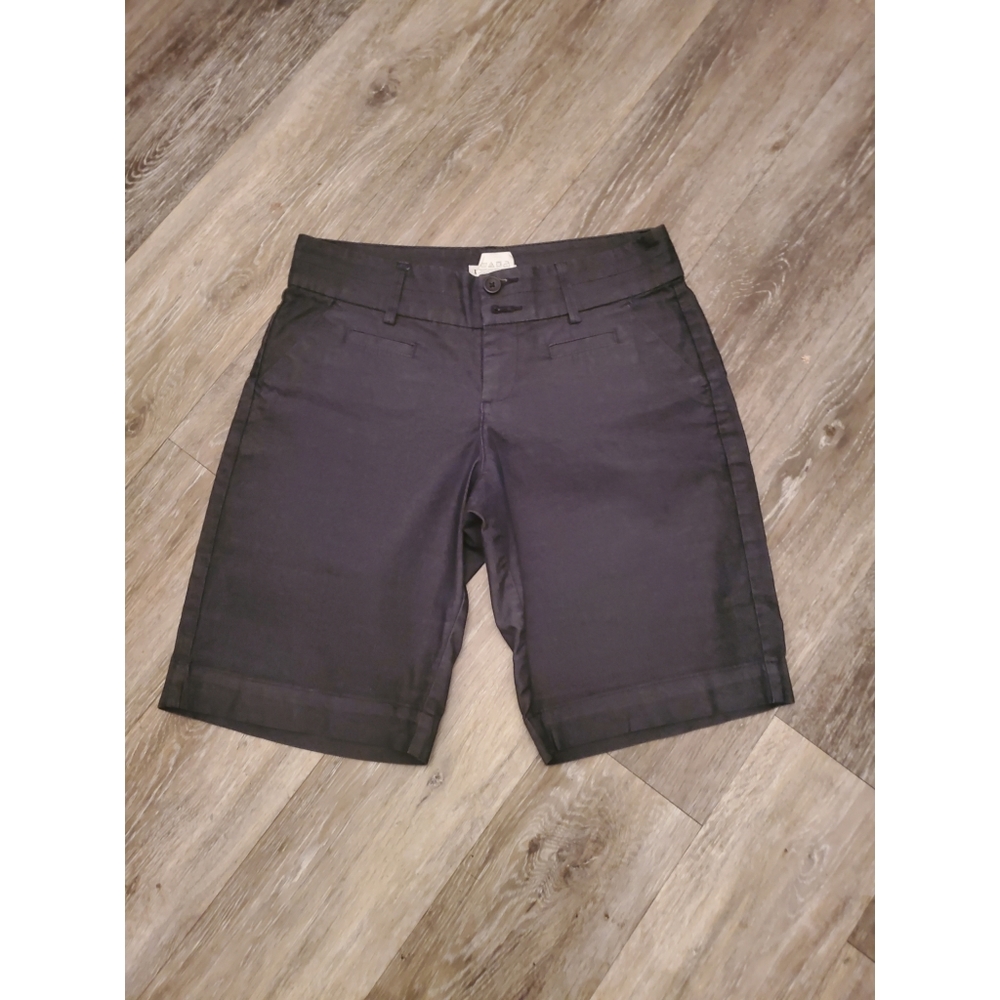 Lee just below the waist Shorts
